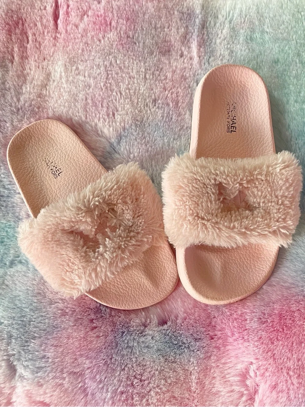 MK pink slippers